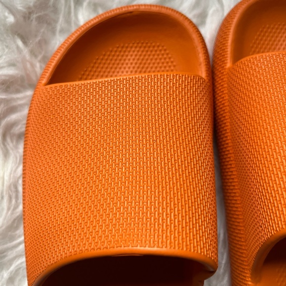 Forever 21 | Textured Almond-Toe Slides - Picture 10 of 12